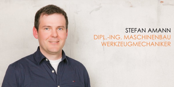 Stefan_mit_Schrift